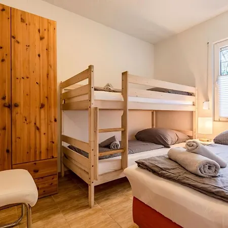 Ferienhaeuser Hitthim - Kloster 아파트 *